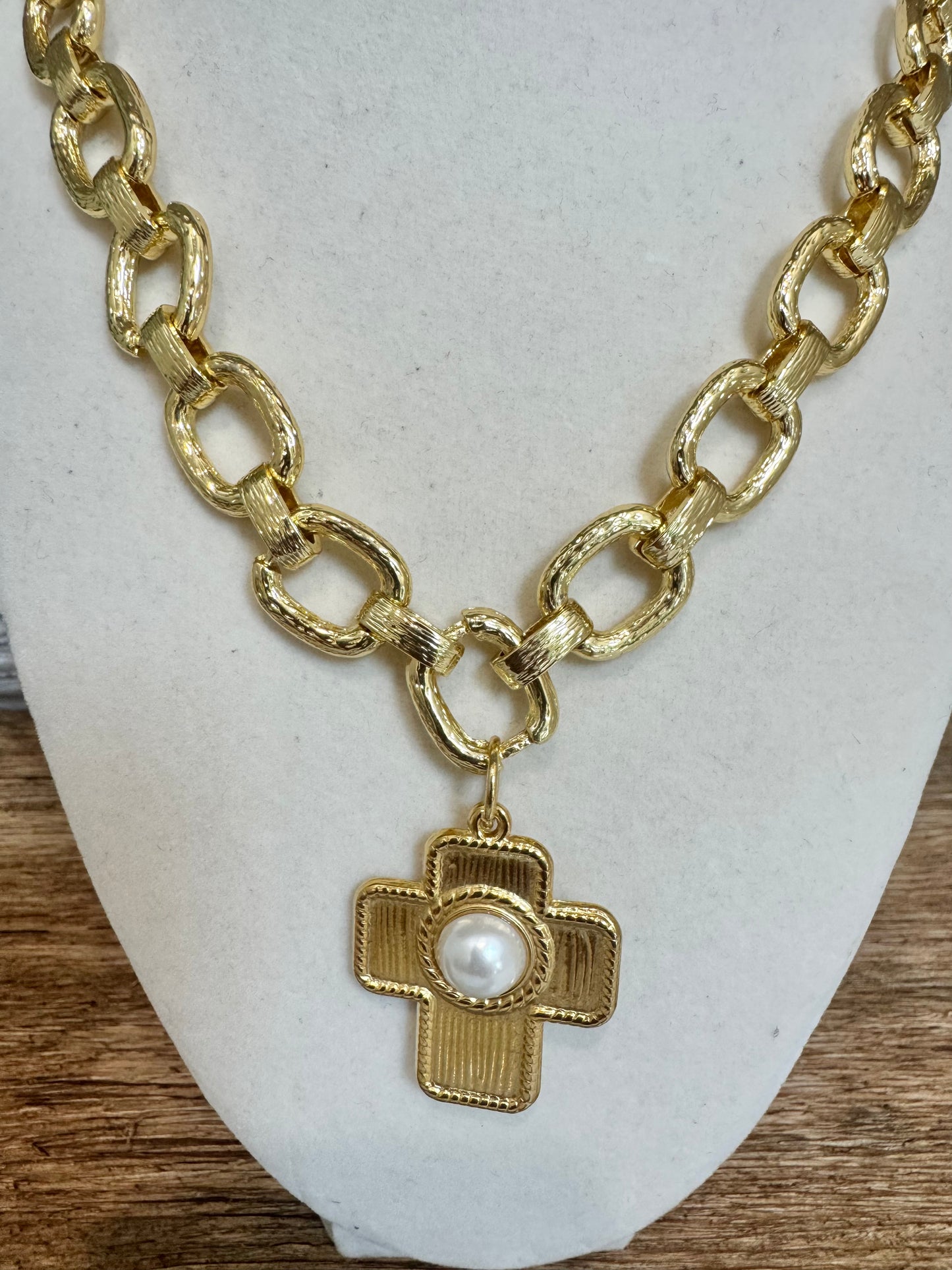 Cross/Pearl Pendant Necklace