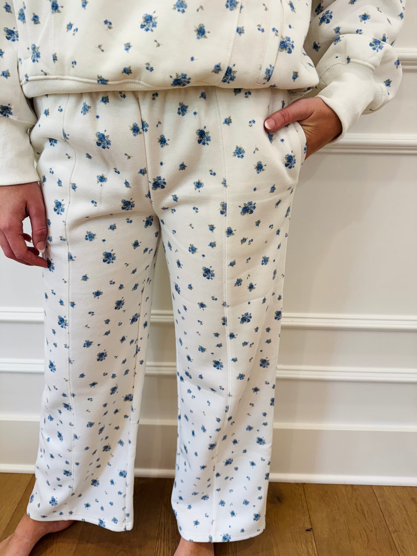 Ditsy Floral Sweatpants