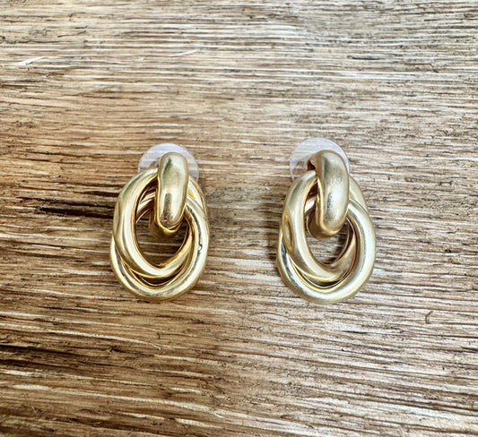 Medium Gold Interlinked Earrings