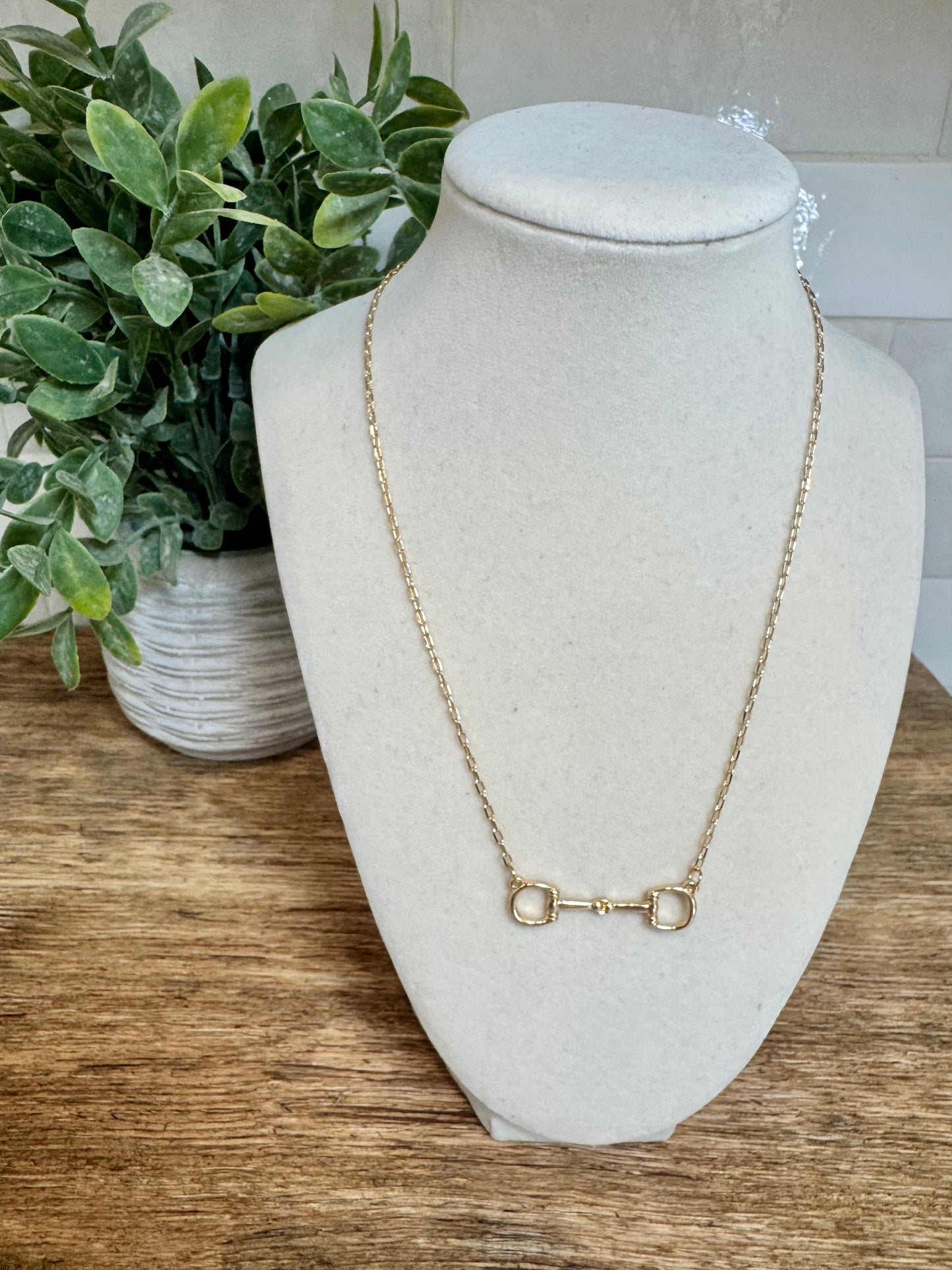 Small Chain Horsebit Pendant Necklace