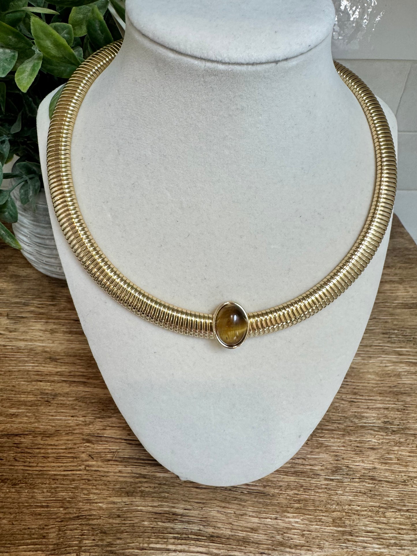 Gold Coil Amber Pendant Necklace